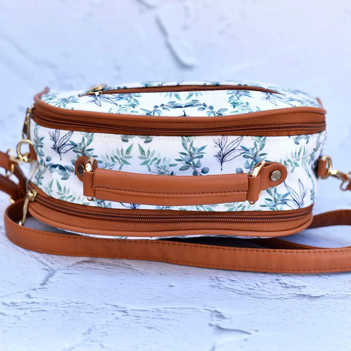 Crescent-Sling Bag