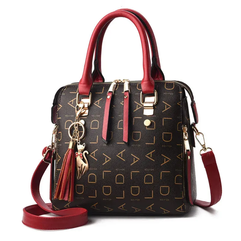 Vento Marea Signature Print Tote: Tasseled Elegance